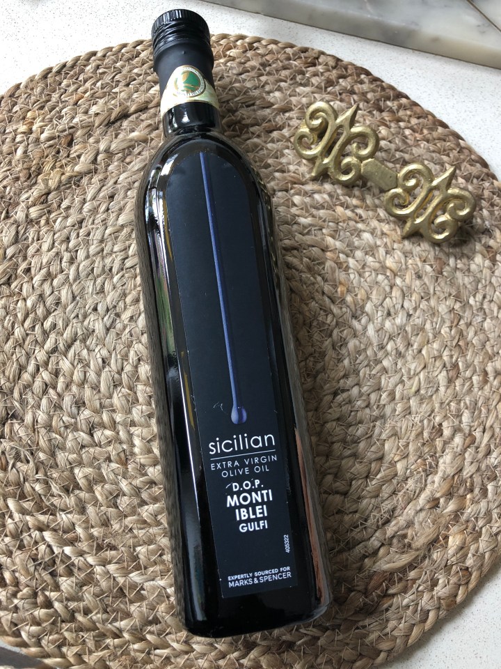 CE700E9B-98A7-46D3-917A-B85E461BC919